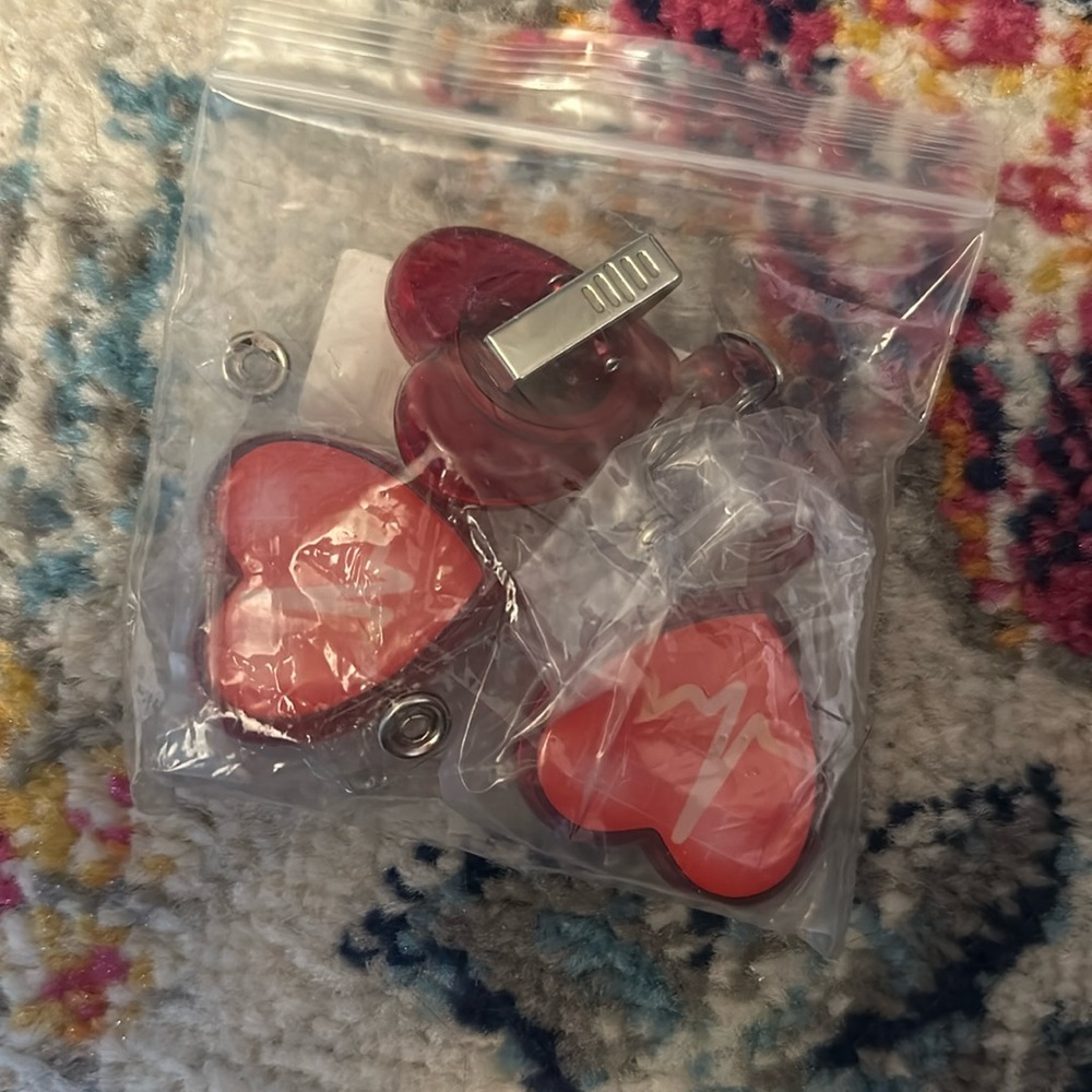 Limeloot // Retractable nurse badge reels in red heart shaped EKG